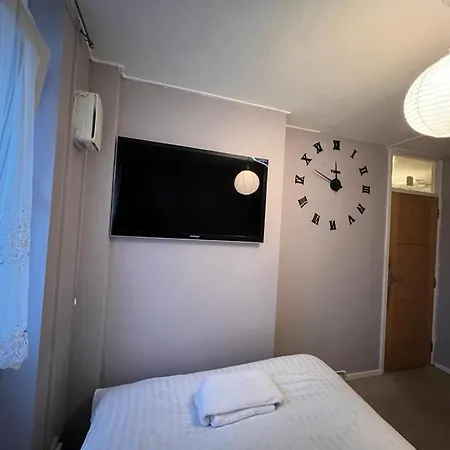 Twenty Five Bed & Breakfast London Exterior photo